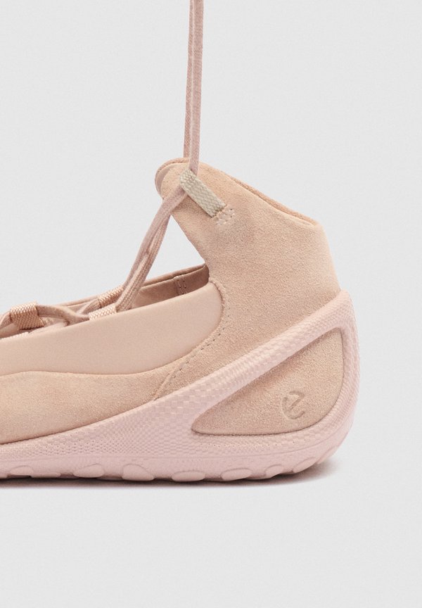 ECCO BIOM LITE