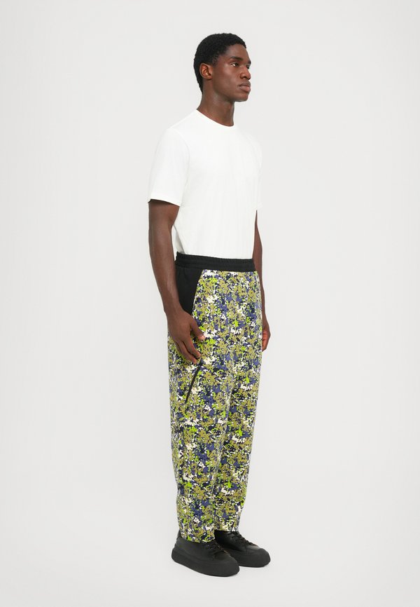EA7 Emporio Armani TRAIN VISIBILITY PANTS GRAPHIC