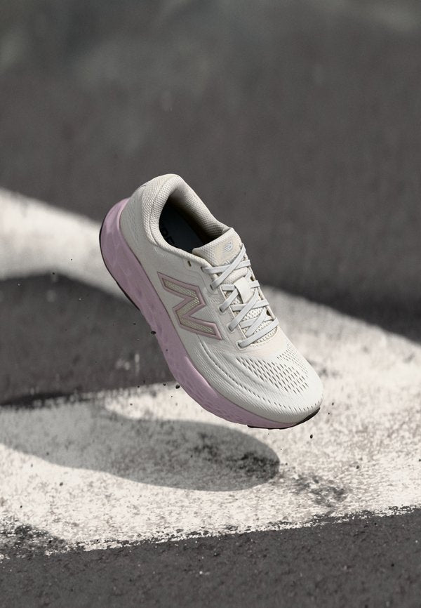 New Balance EVOZ V4 - Road running shoes - sea salt