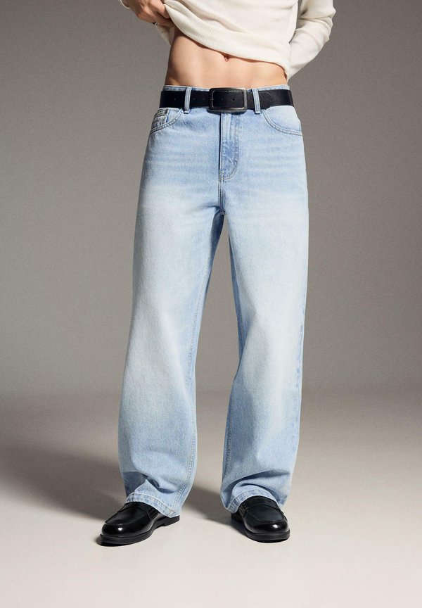 Bershka SUPER - Baggy Jeans - light blue