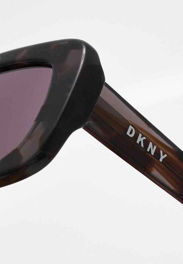 DKNY