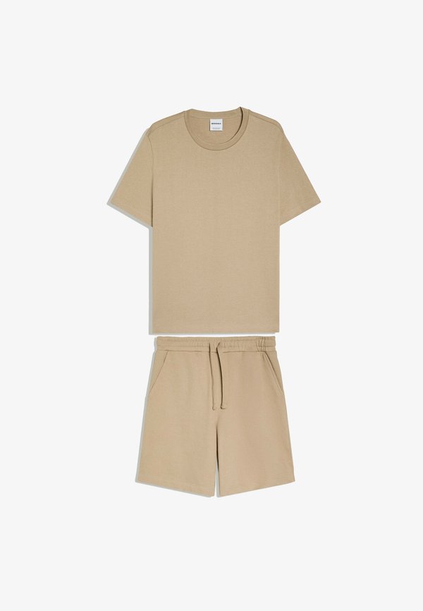 Bershka TSHIRT+BERMUDA SHORT - SET  02257111 - Tracksuit bottoms - beige