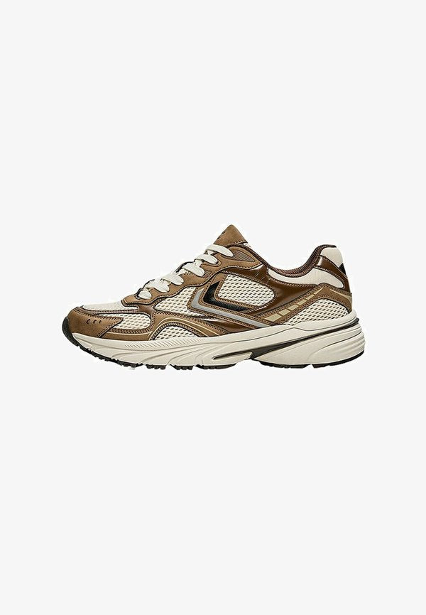 Bershka MULTI-PIECE - TRAINERS - Trainers - brown