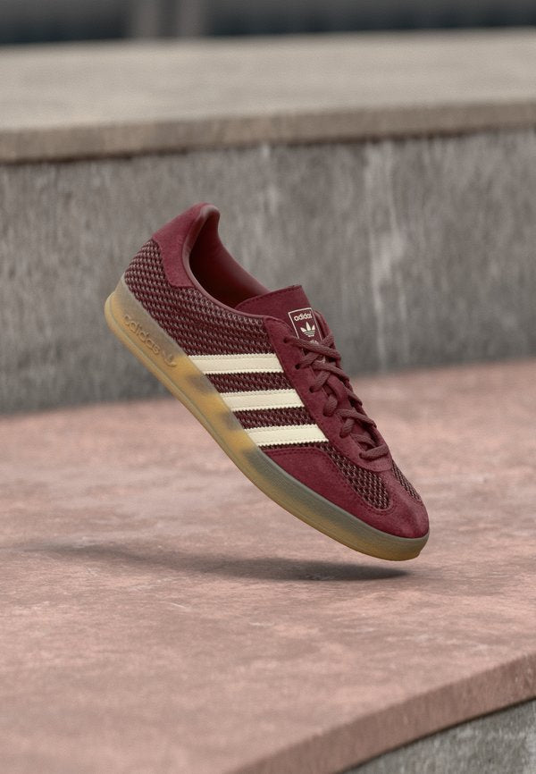 adidas Originals GAZELLE INDOOR - Trainers - shadow red/beige