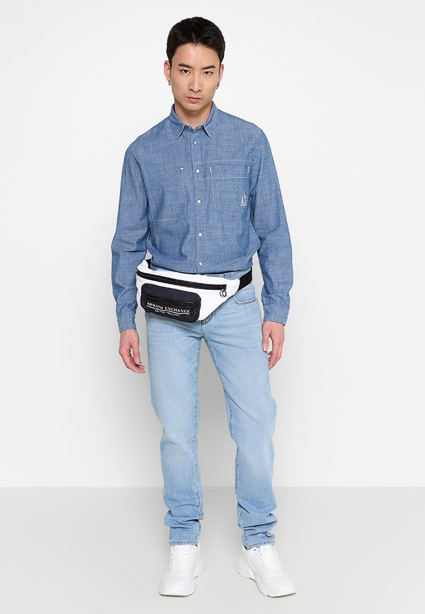 Armani Exchange REGULAR FIT