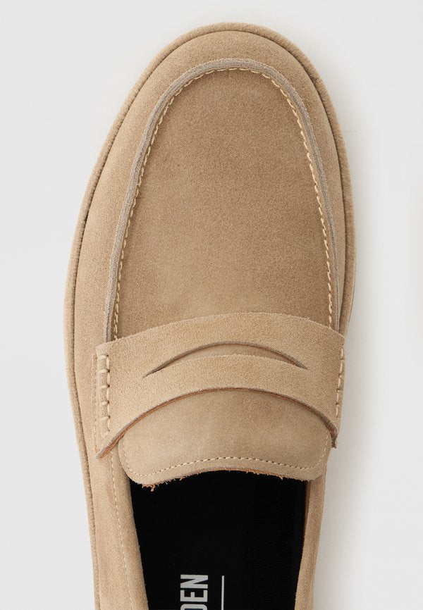 Steve Madden ANSWER