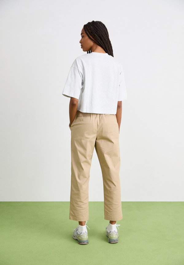 New Balance BOYLSTON TAPERED PANT