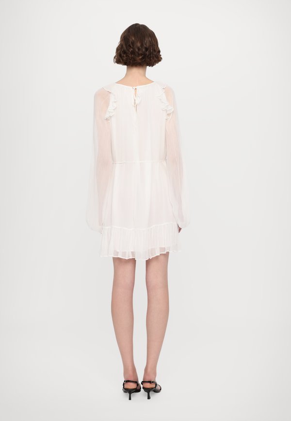DESIGNERS REMIX IOLA