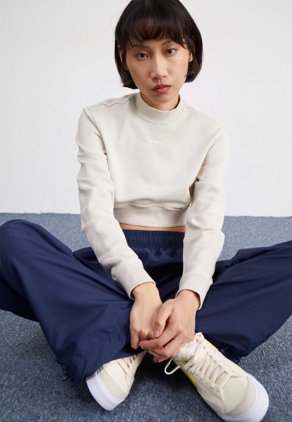Nike Sportswear CREW