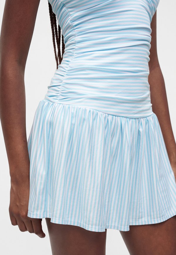 Hollister Co. SLIM CODDY