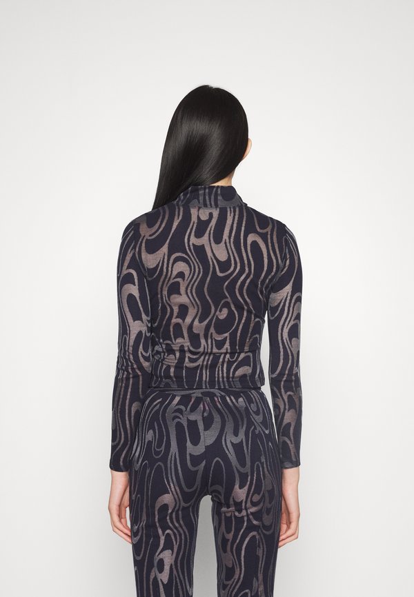 ECKHAUS LATTA SHRUNK TURTLENECK