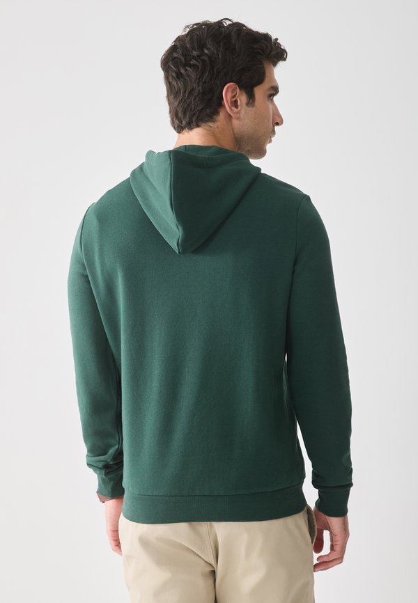 Pier One by Zalando