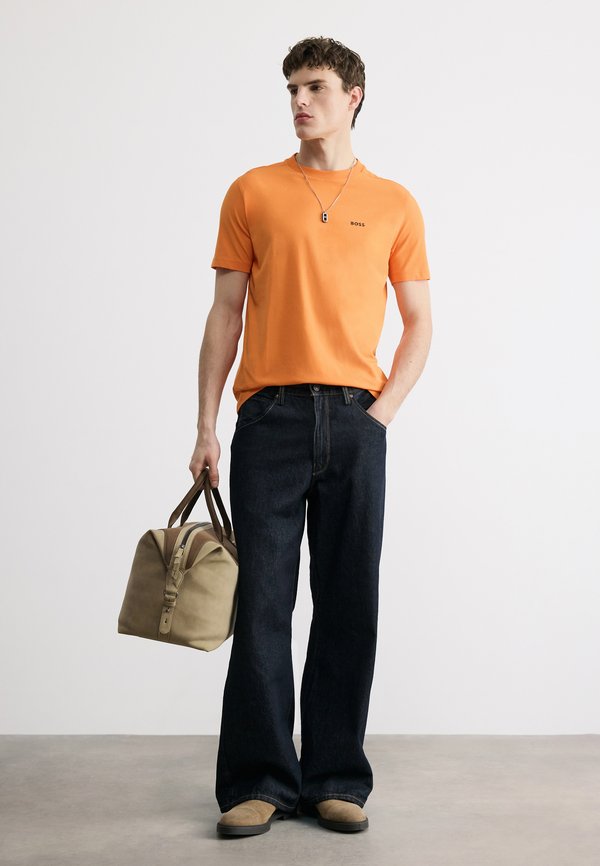 BOSS TEE