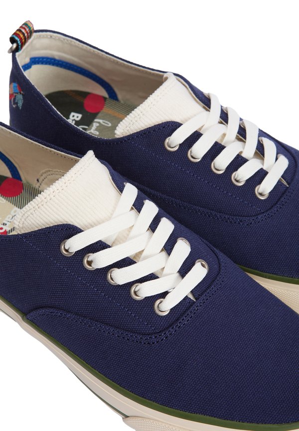 Barbour PAUL SMITH LOVES BARBOUR MEN'S PLIMSOLLS