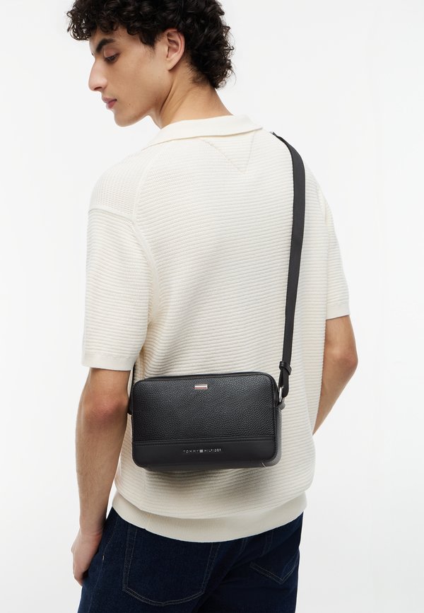 Tommy Hilfiger REPORTER - Cross body bag - black