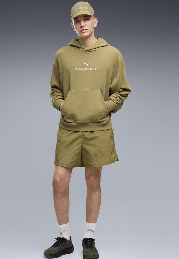 Puma RUN CULTURE COLLECTIVE BOXY HOODIE - Hoodie - chai latte