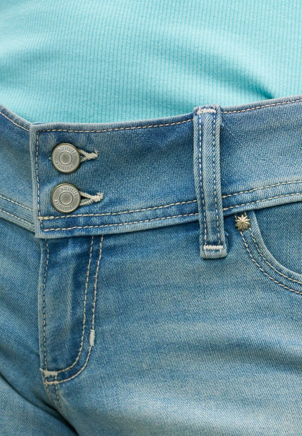 Hollister Co. SHORTIE FAIRFAX RIVETS