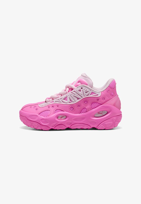 Puma LA FRANCÉ RNNR UNISEX - Basketball shoes - poison pink-pale pink-fluro pink pes