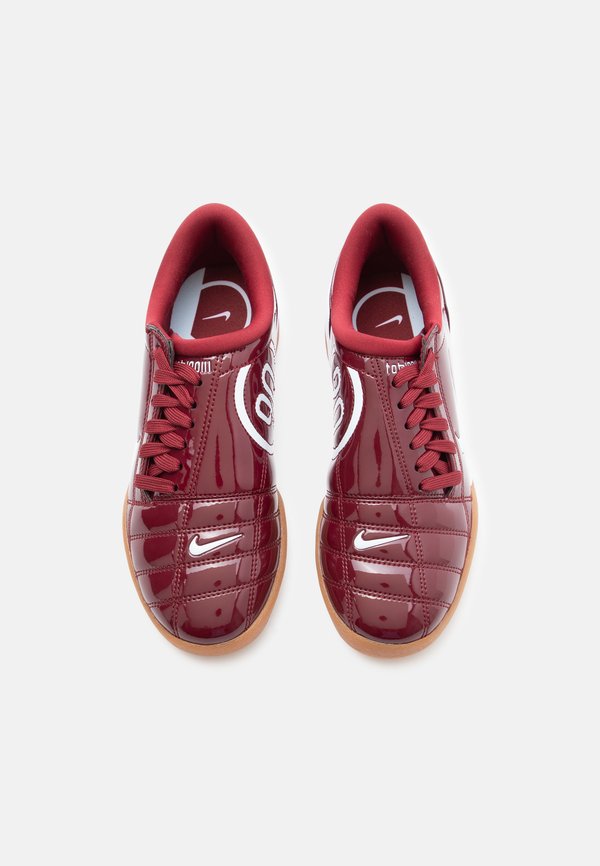Nike Sportswear T90