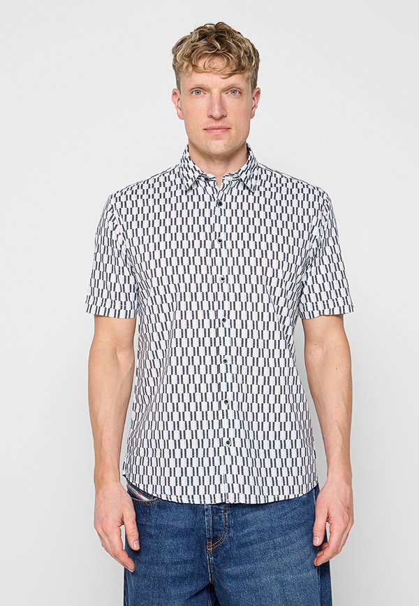 NO EXCESS REGULAR FIT