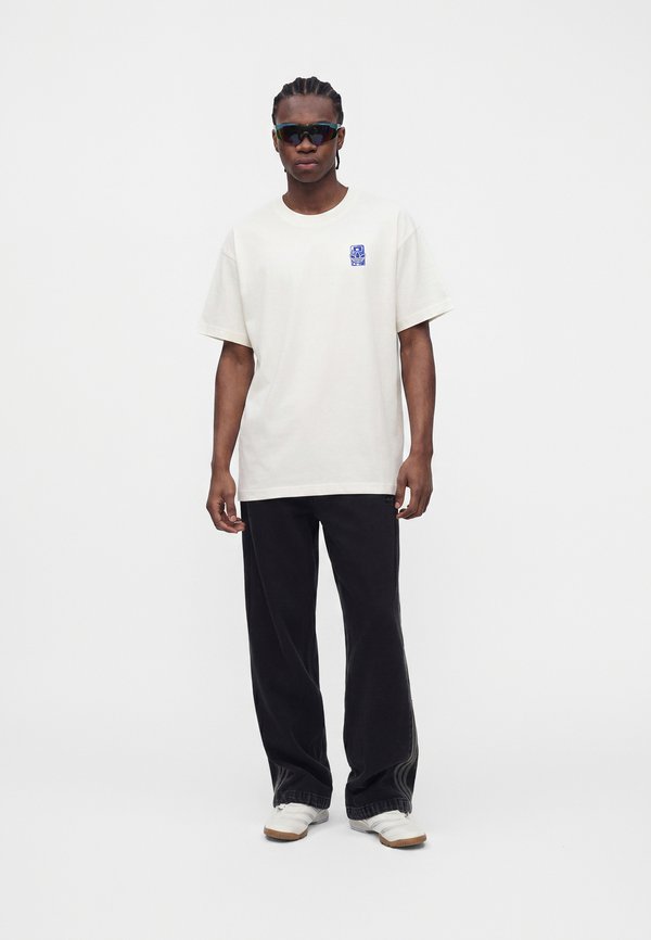 adidas Originals LOFI MUSIC GRAPHIC OVERSIZED TEE UNISEX