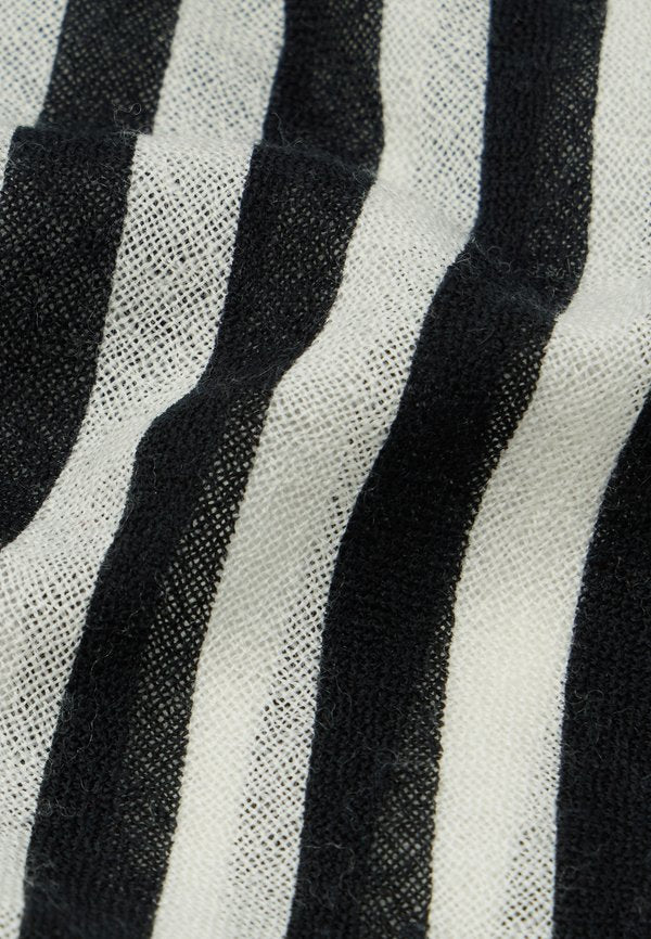 Mads Nørgaard SOFT UNISEX SELF SCARF