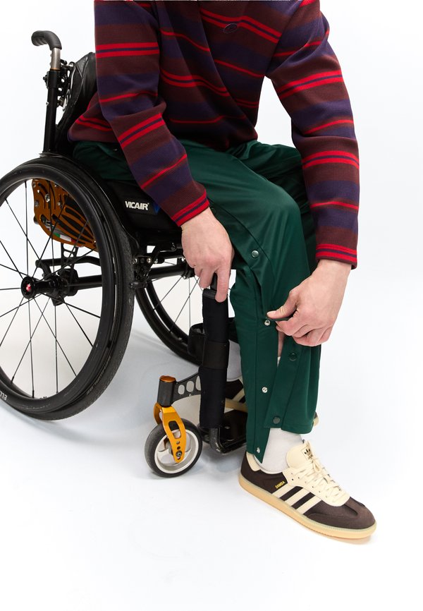 YOURTURN by Zalando UNISEX ADAPTIVE RETRO JOGGING TROUSERS
