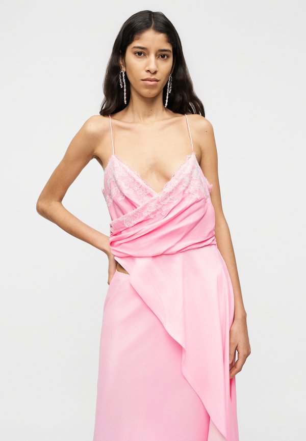 MOSCHINO