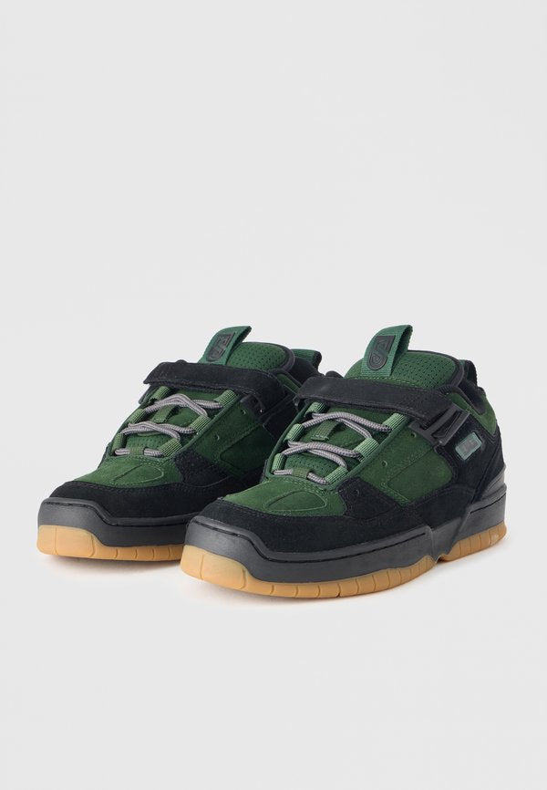 DC Shoes