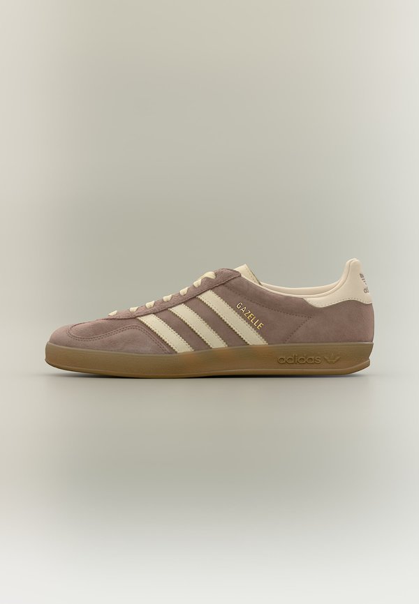 adidas Originals GAZELLE INDOOR UNISEX - Trainers - trace brown/warm vanilla