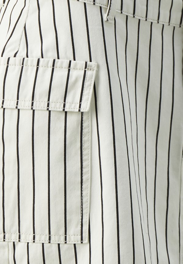 ONLY ONLMAXINE STRIPE CARGO SKIRT