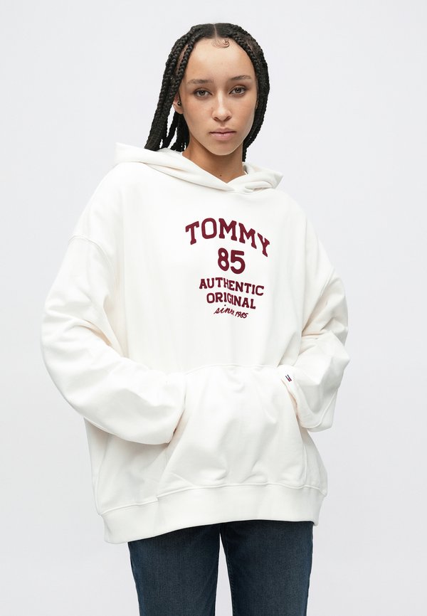 Tommy Jeans 1985 FLOCK LOGO OVERSIZED HOODY