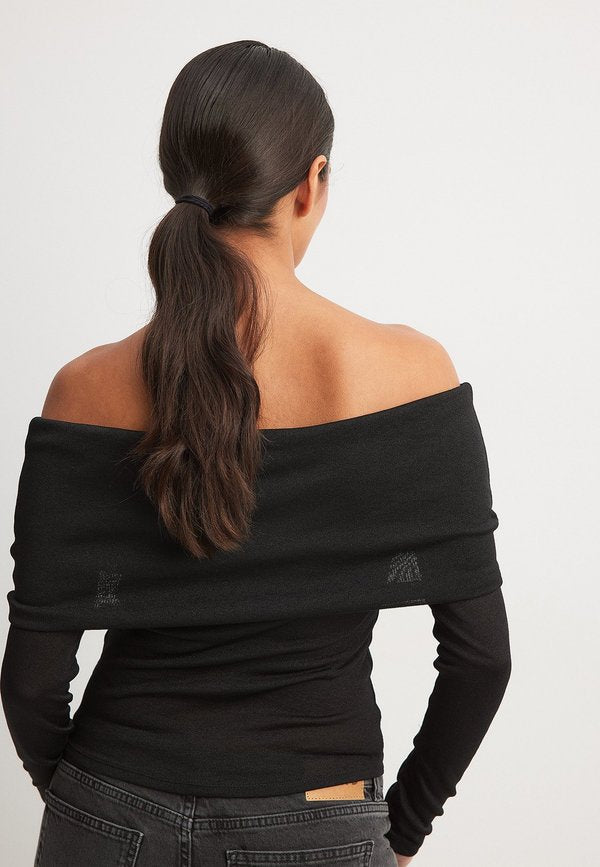 NA-KD OFF SHOULDER
