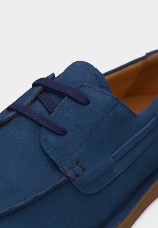 Steve Madden LANDROVERS