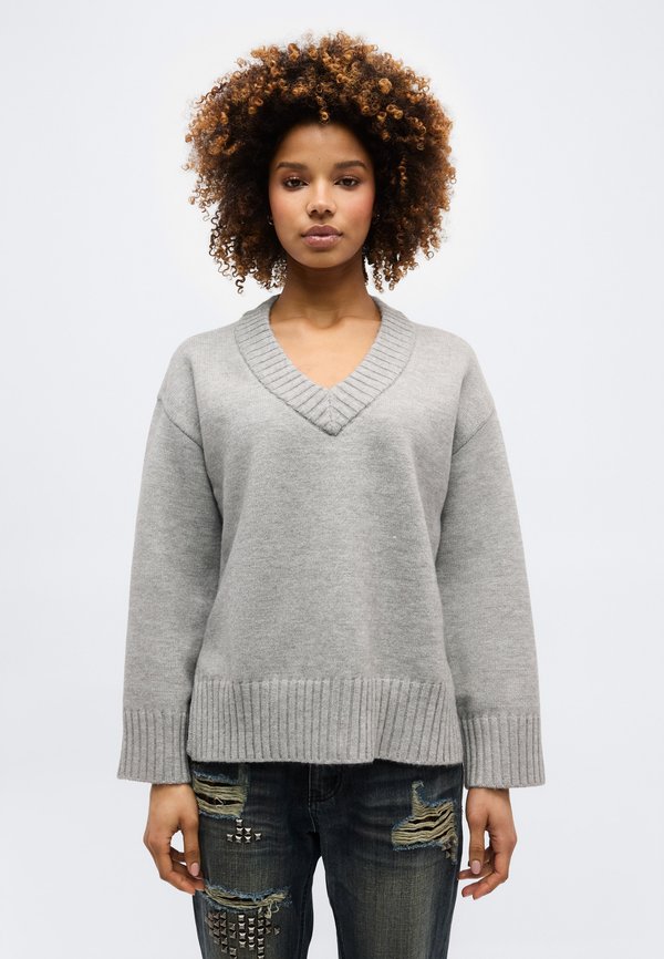 Gina Tricot V NECK SWEATER