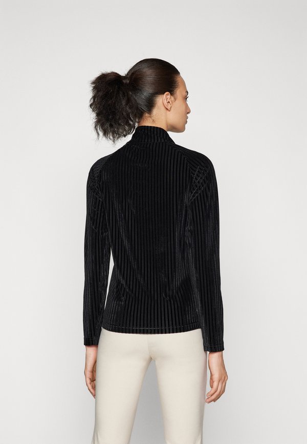Daily Sports TRINITY HALF NECK