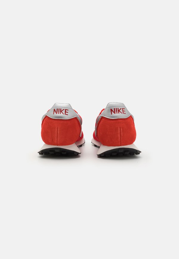 Nike Sportswear LD 1000