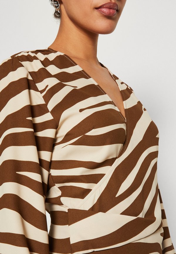 NA-KD WAIST DETAIL DRESS