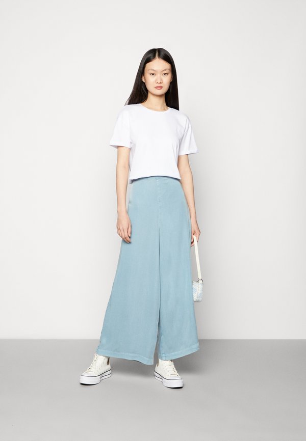 Soaked in Luxury VIVEK