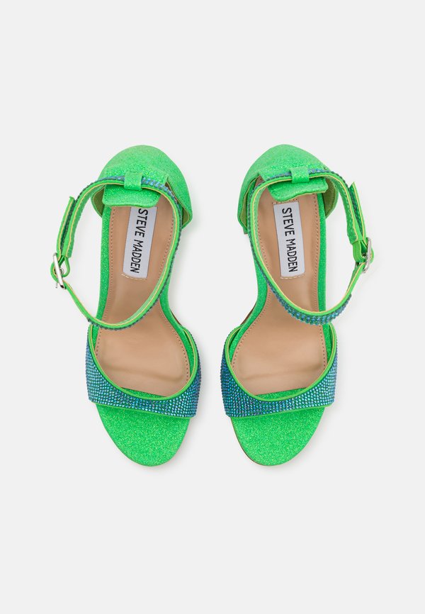 Steve Madden CAPSULE
