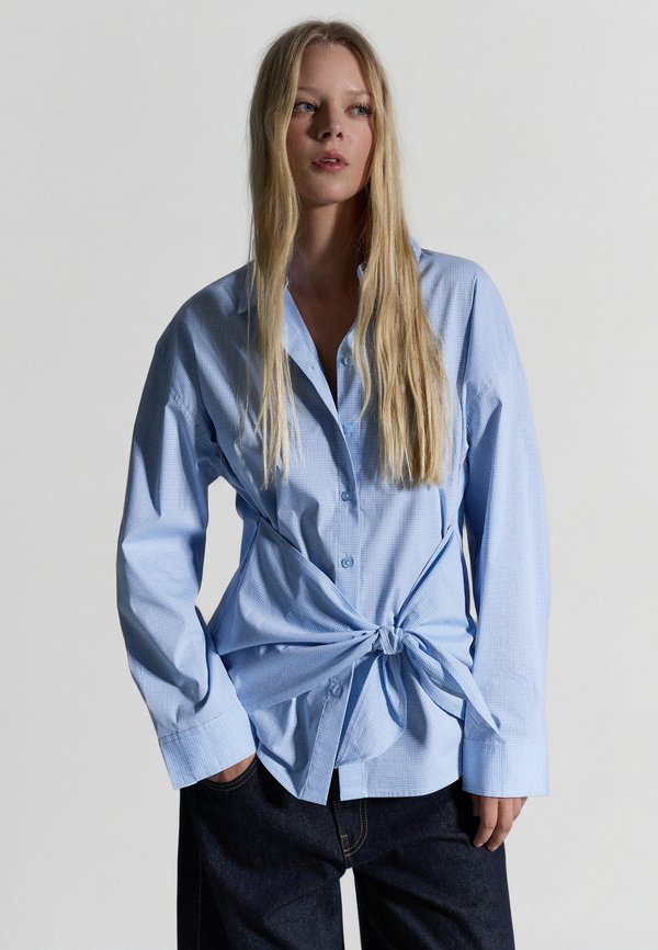 Bershka TIED PRINT - Button-down blouse - dark blue
