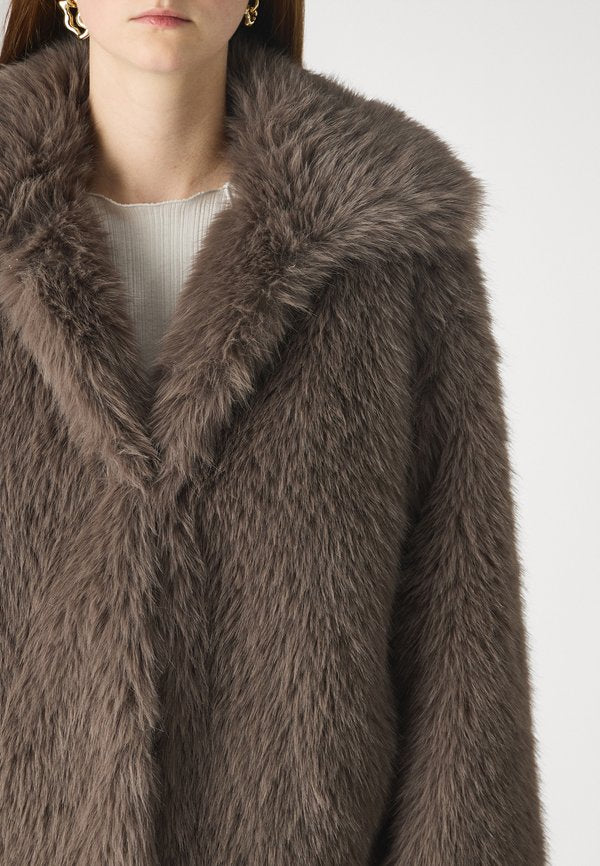 Noisy May Faux fur
