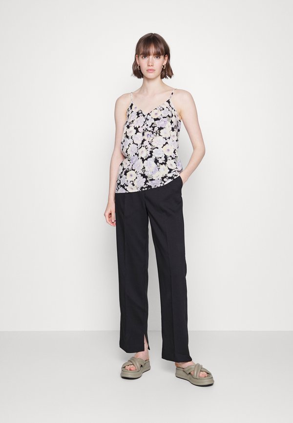 PIECES Tall PCNYA SLIP