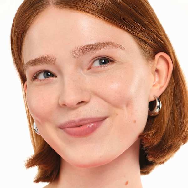 Foundation Silky Blur Hydrating Longwear 100 essence