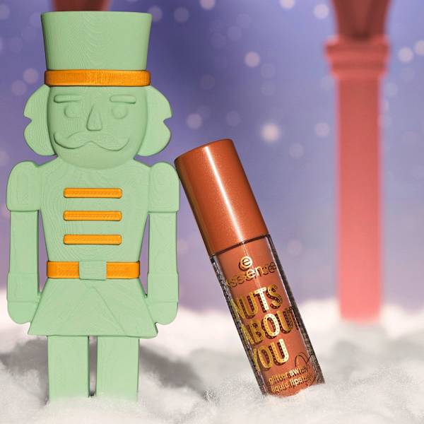 Lipgloss Nuts About You Glitter Switch Liquid 01 Kiss Me Prince essence