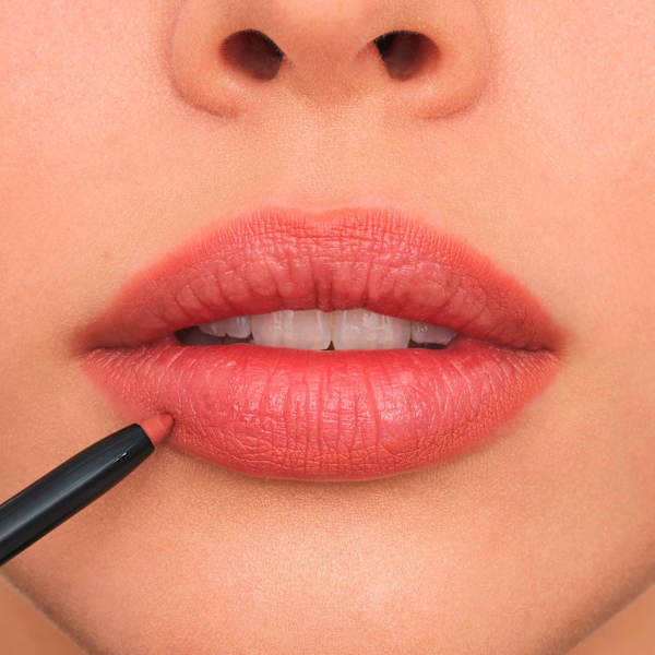 Lipliner 8h Matte Comfort 04 Rosy Nude essence