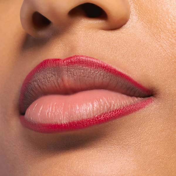 Lipliner Poutline Soft Glide 05 Pout Out Loud essence