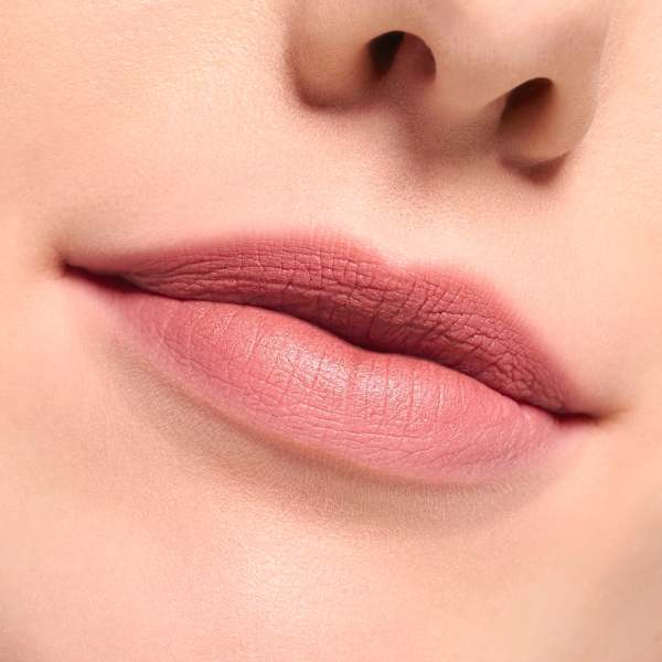 Lippenstift Blur Soufflé Matte Lip Cream 09 Ghost Typing essence