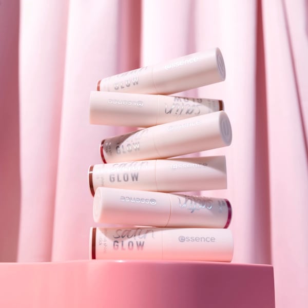 Lippenstift Satin Glow Luminous Shine 04 Let´s Get Mauvin essence
