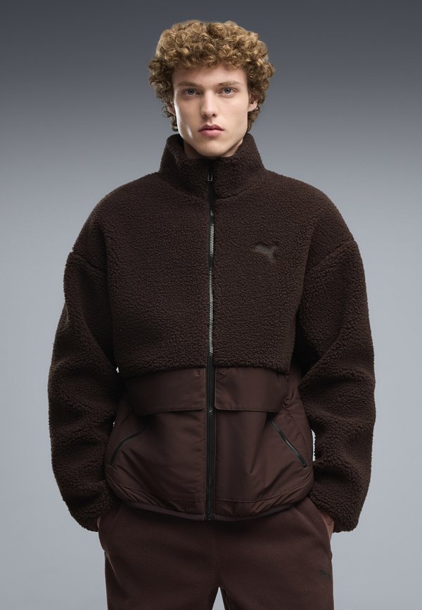 Puma HYBRID RE:FIBRE SHERPA JACKET M UNISEX - Fleece jacket - chocolate fondue